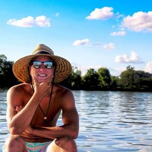 Meet your Posher, Bennett